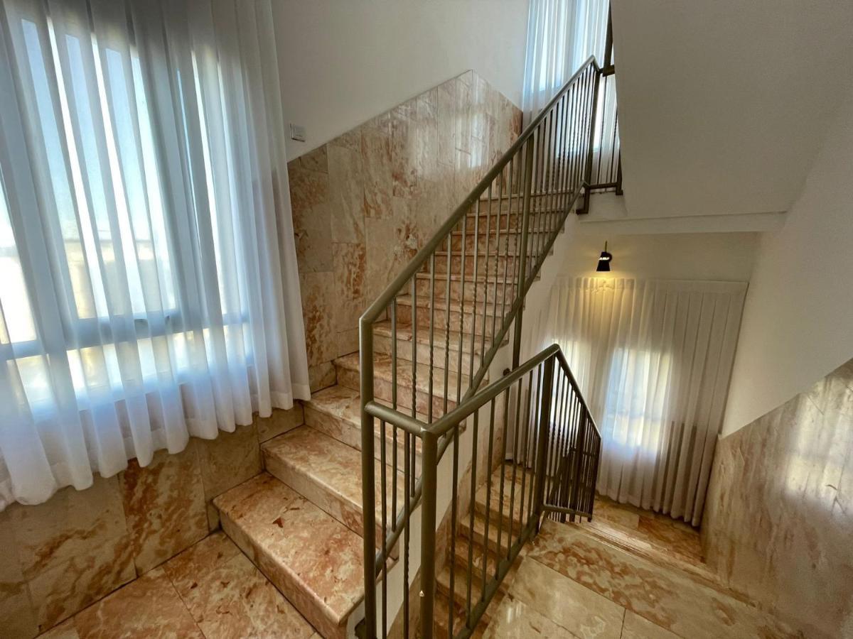Godson Talpiot Aparthotel Haifa Buitenkant foto