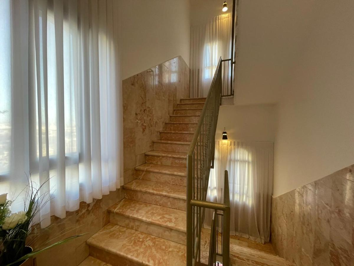 Godson Talpiot Aparthotel Haifa Buitenkant foto