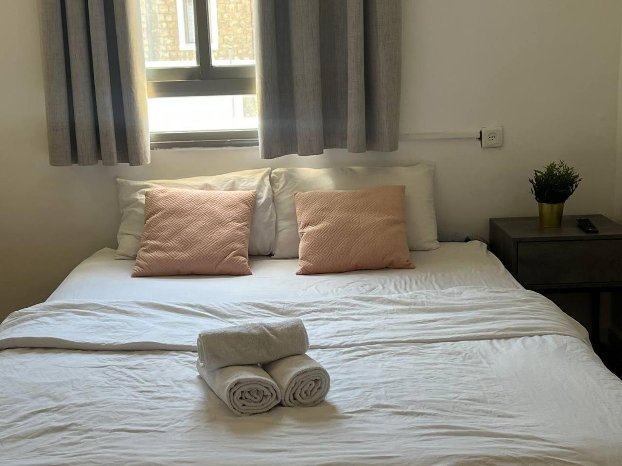Godson Talpiot Aparthotel Haifa Buitenkant foto