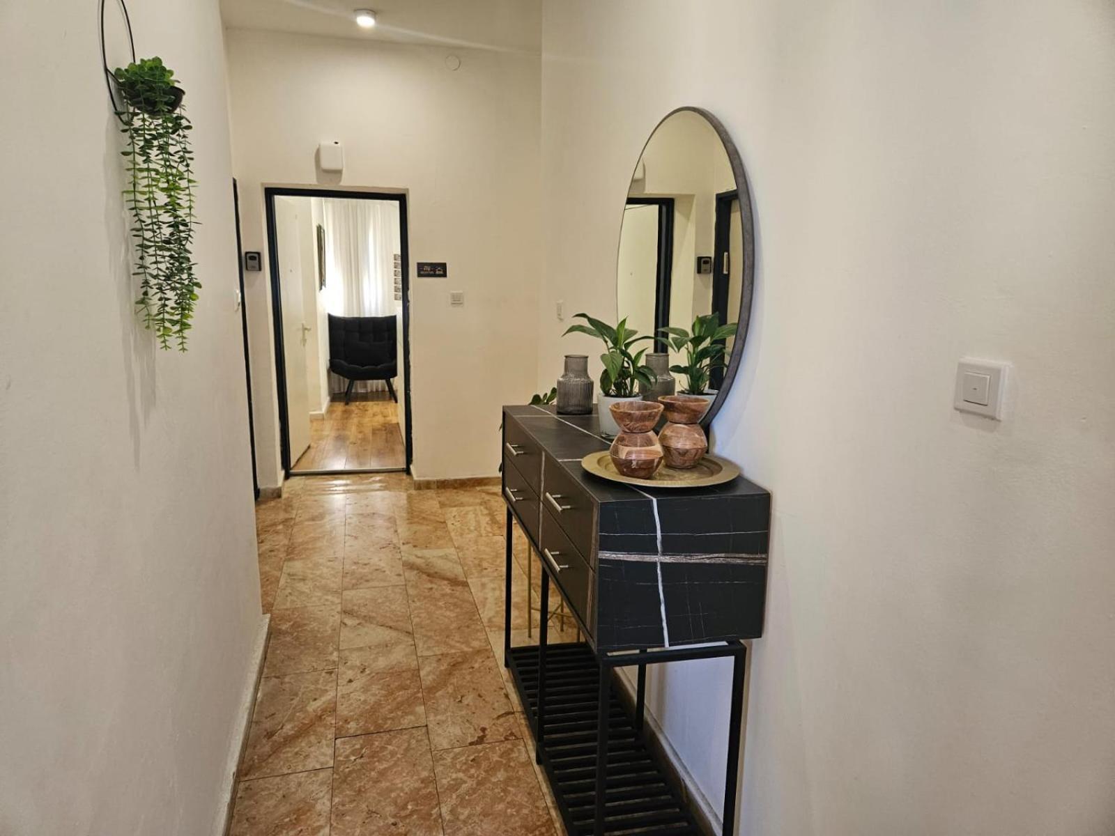 Godson Talpiot Aparthotel Haifa Buitenkant foto